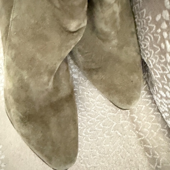 Banana Republic Olive Heeled Boots Suede Finish Tie Bow in back see all pics - Picture 6 of 11